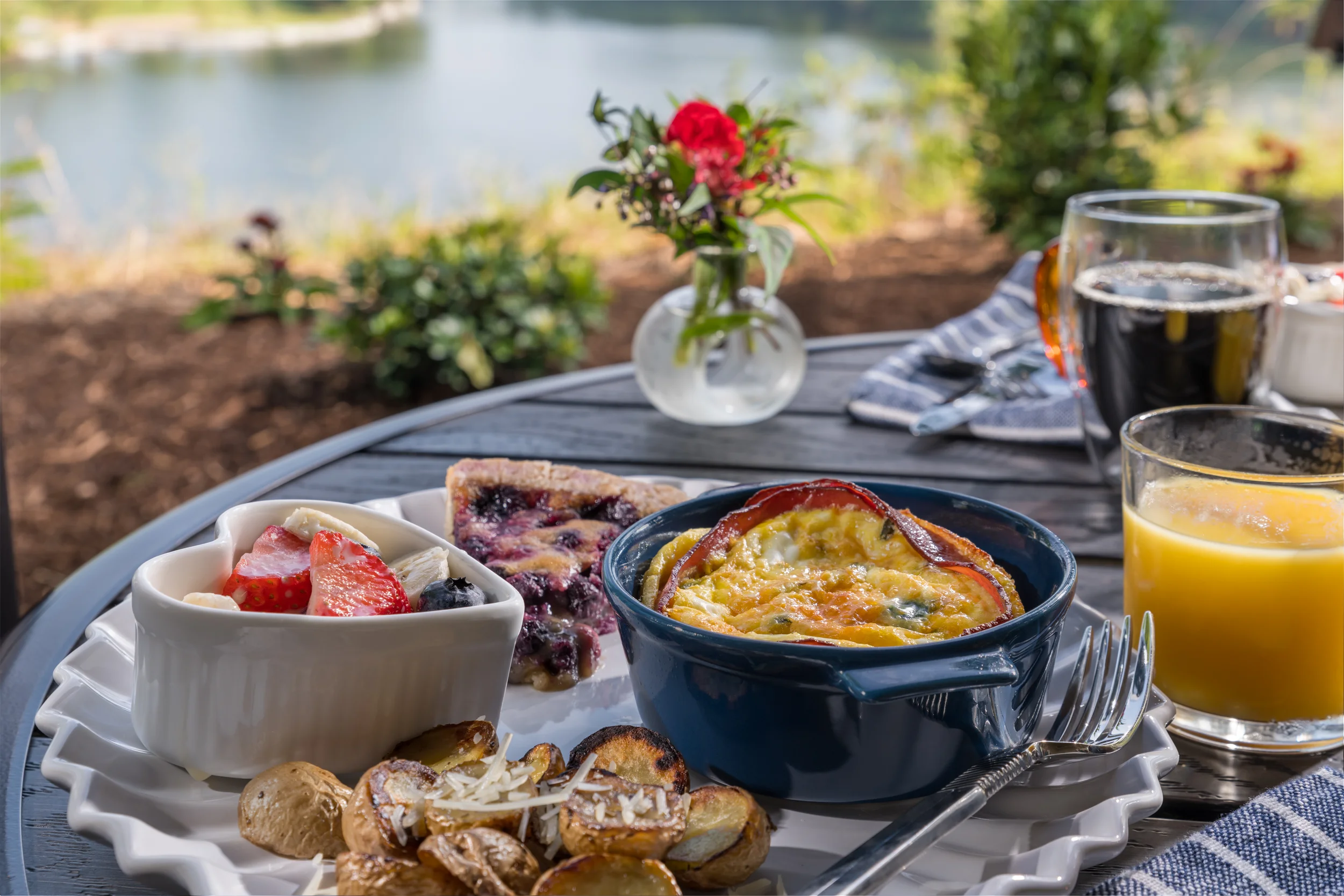 Breakfast at Riverside Bed and Breakfast in Soddy Daisy, Tennessee